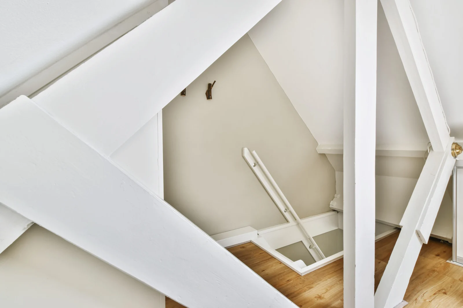 Cloison placo montée, bandes réalisées